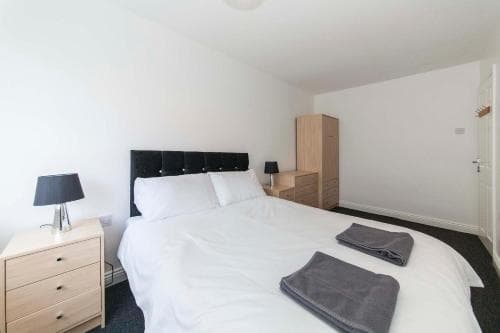 Belmont Budget Apartment Image 2