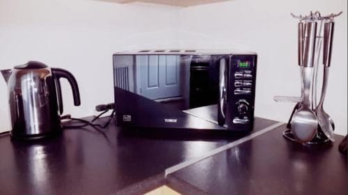 Bradford Hidden Gem - Free Parking Image 1