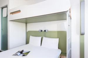 ibis budget Leeds Centre Crown Point Road Image 3