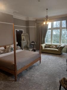 Woodlands Hotel Image 1