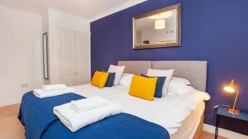 The Station Apartment- A Stunning Space, Close To The City Centre Image 3