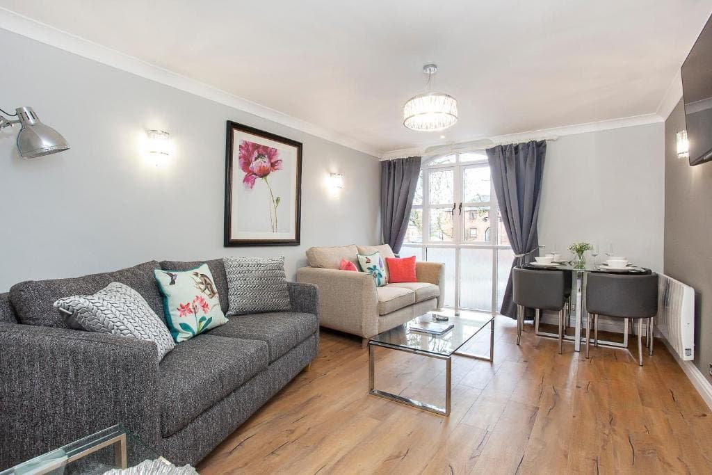 County House Mews Image 1