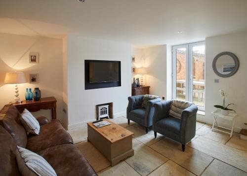 Host & Stay - The Courtyard Retreat Apartment Image 7