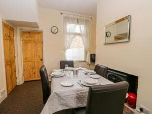 18 Howard Street Image 4