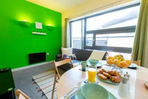 The Point Apartment, Leeds City Center Image 2