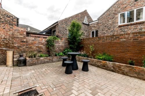 City Apartments - Priory Street Image 3