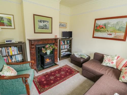 Manor Cottage Image 3