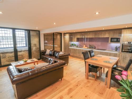 Tornado Engine Shed Image 3