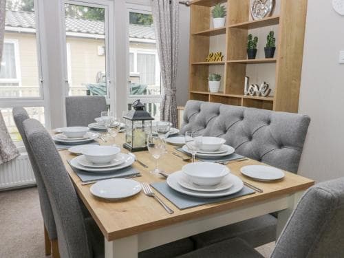 Cayton Pines Image 3