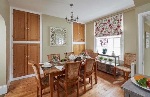 Harbour House Image 3