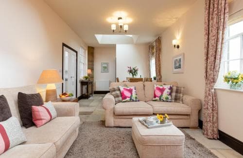 Mews Cottage Image 5