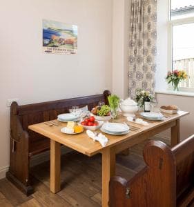 Sunday Cottage Image 2