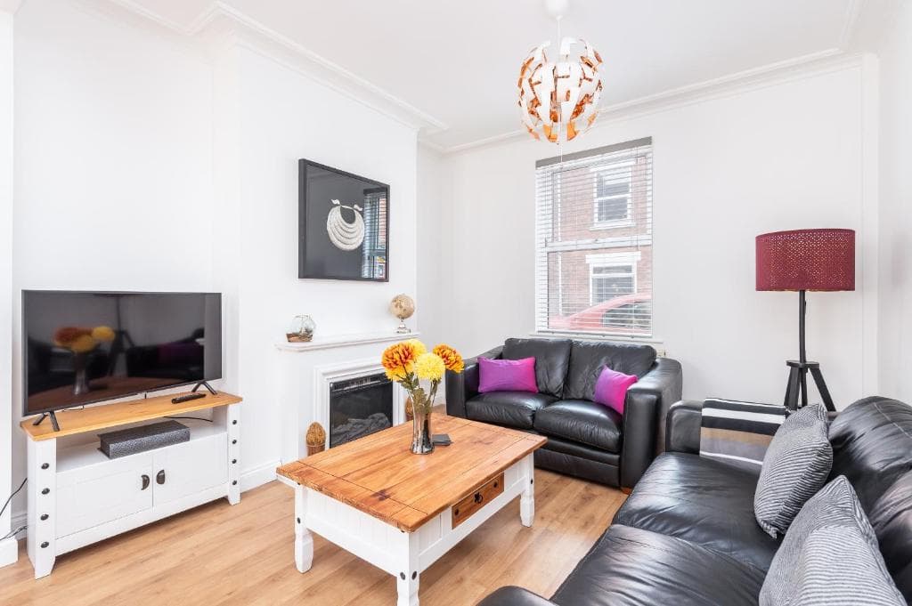 Beautiful Riverside Walk to York centre in 15mins! Image 3