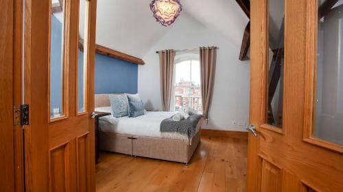 City Centre Penthouse Apartment Woodmills Quay Image 3