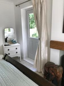 Darceys in the Yard Image 2