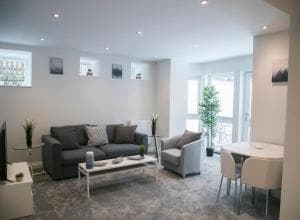 71 East Parade Image 3