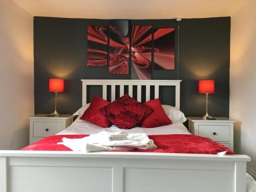 The Greyhound Inn Image 1