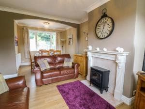 2 Ings Avenue Image 4