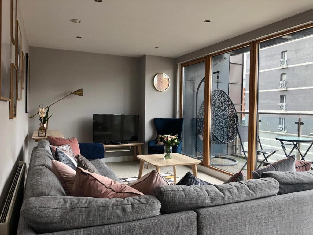 The Boulevard at Leeds Dock Image 1