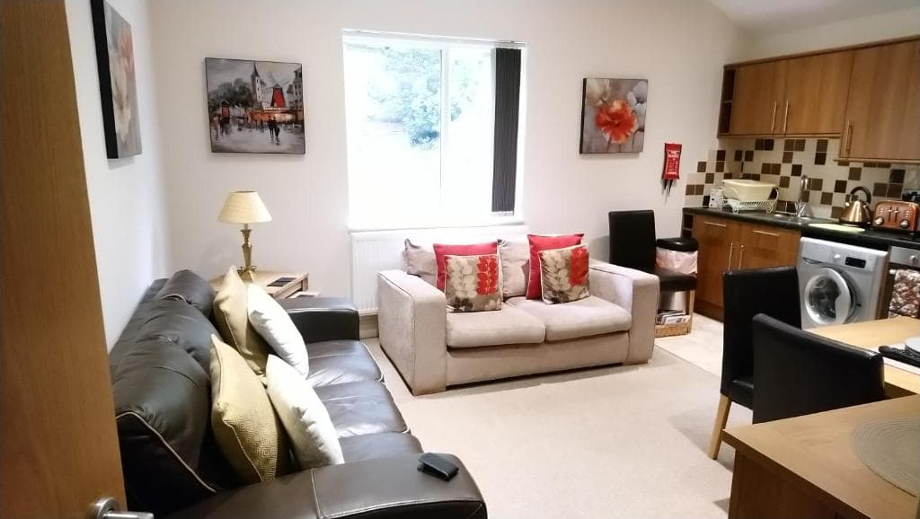 Apartment 20, The Moorings Image 1