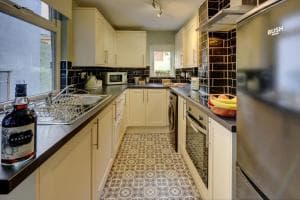 Kist Accommodates - Kraken Cottage Image 2