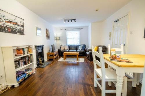 Priory Street Apartment with Parking Image 3