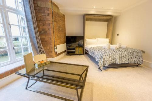 Riverside Studio Apartments Close To City Centre Image 3