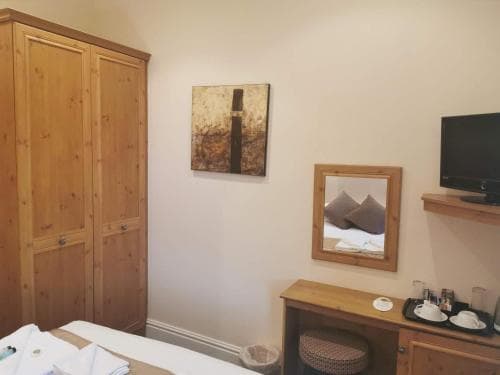 The Queens Hotel Image 2