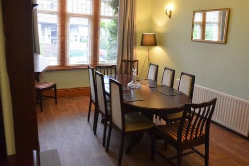 Spacious Victorian Townhouse near HCC with off street parking Image 3