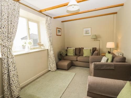 Coopers Cottage, Whitby Image 3