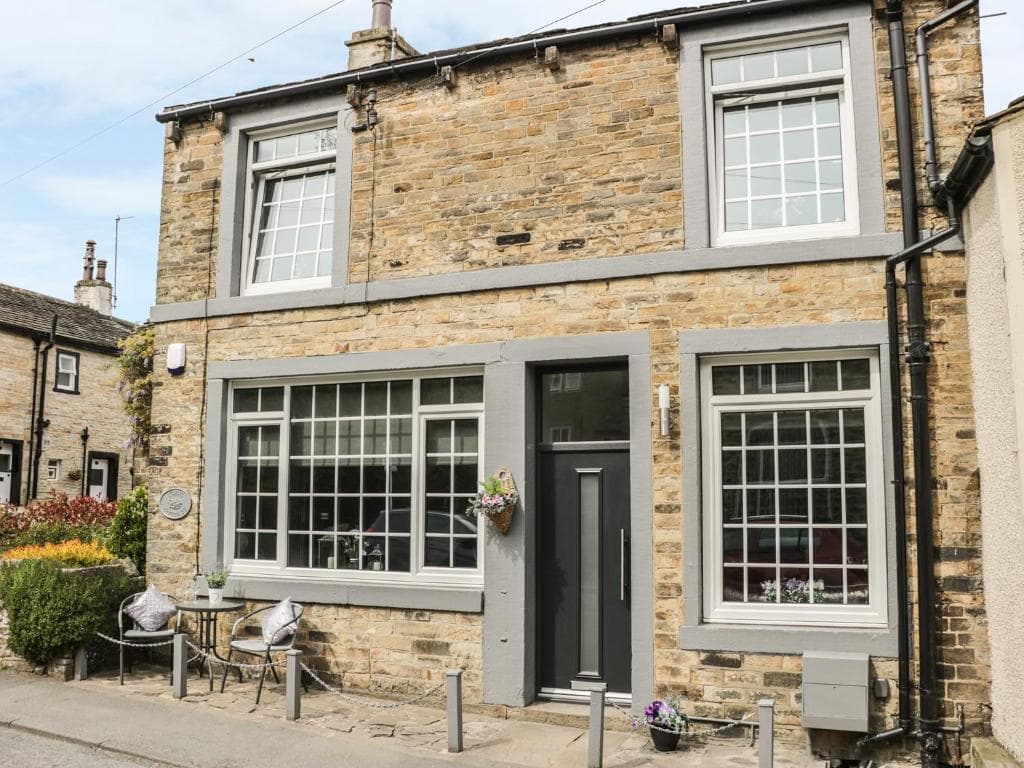York Cottage, Keighley Image 1