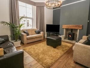 11 Highfield, Scarborough Image 1