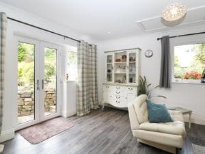 Rhinegold Bungalow, Sheffield Image 3