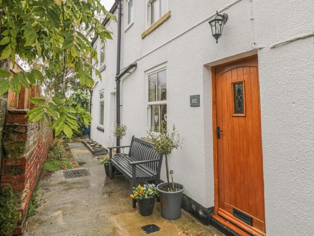 Chuckle Cottage Image 1