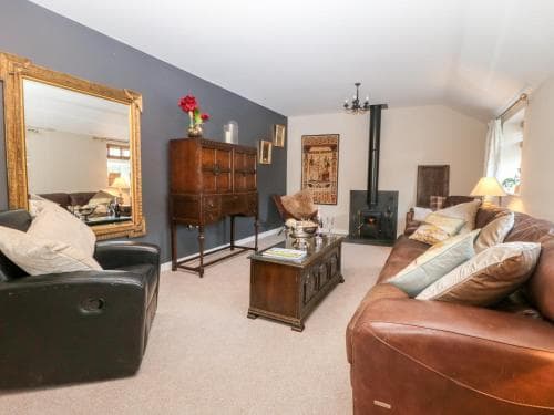 1 Church Barns Image 3