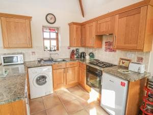 Broadings Cottage Image 2