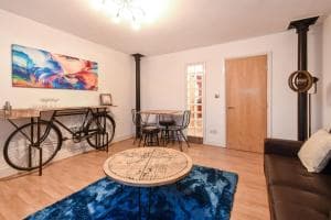 Riverside Apartment at Woodsmill Quay Image 1