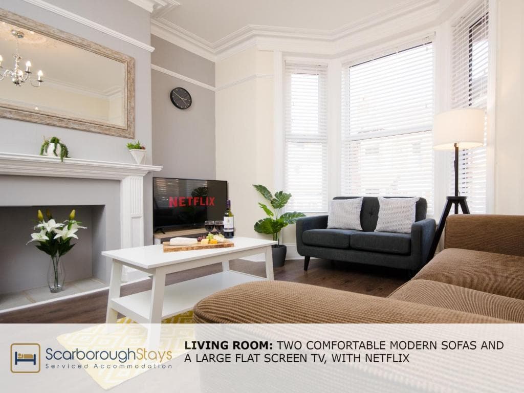 Beautiful Victorian Townhouse Great location close to THE BEACH and Peasholm Park with FREE PARKING SLEEPS 9 Image 1