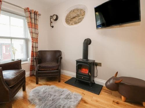 Kitten Cottage Image 3