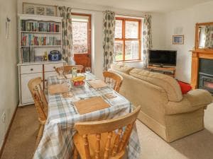 Waterside Cottage, Whitby Image 3