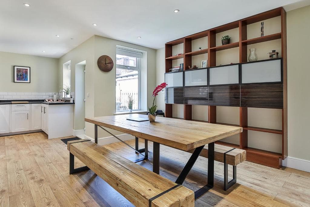 Refurbished Central Premium Property Image 1