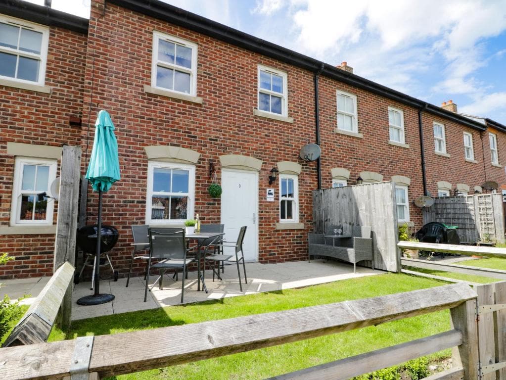 9 Railway Cottages Image 1