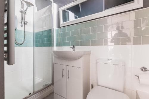 PLATFORM City Studio with Parking Image 3