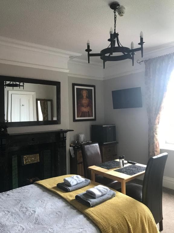 Anchorage House Image 1