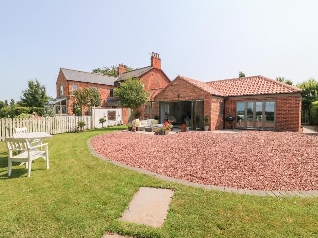 Highfield cottage Image 1