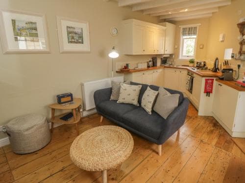 Oakridge Cottage Image 3