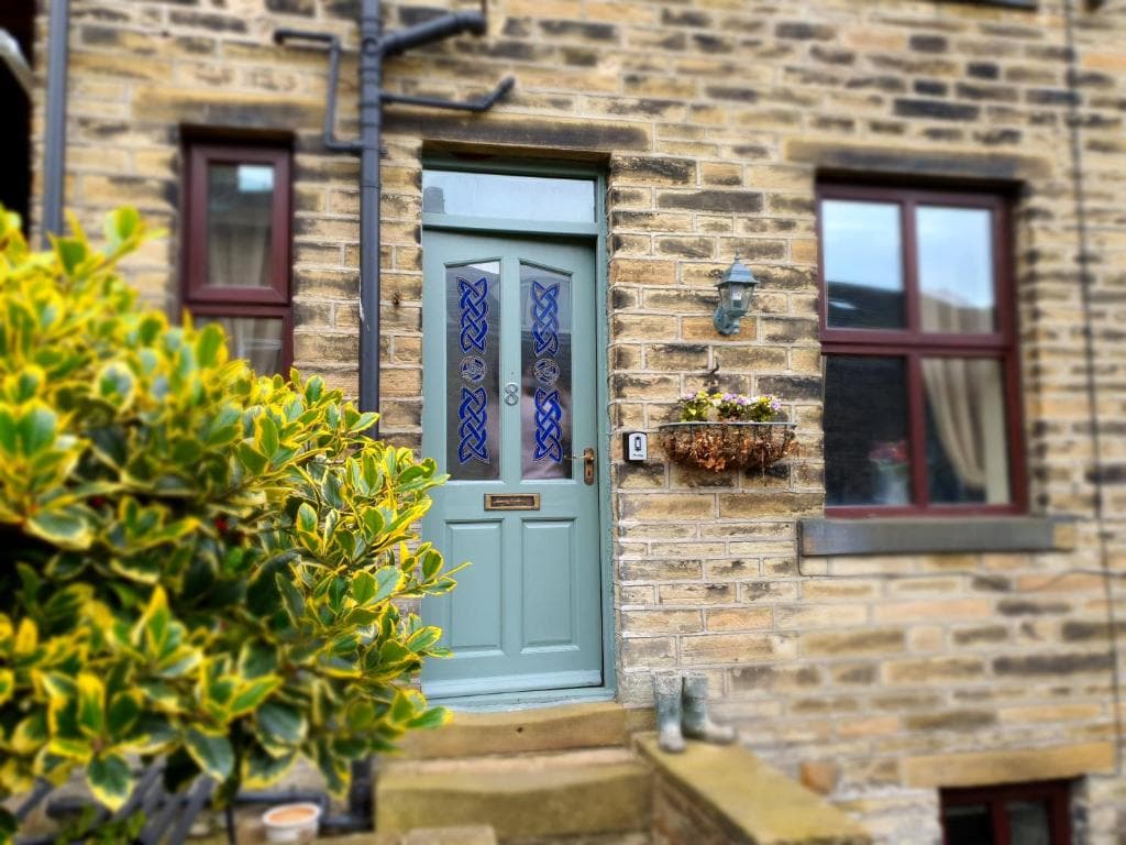 Bronte Railway Cottage at Haworth Image 1
