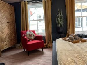 Sherlocks lodgings Image 2