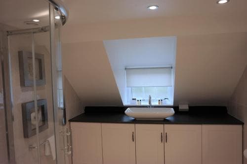 White Linen Whitby, Room Only Image 3