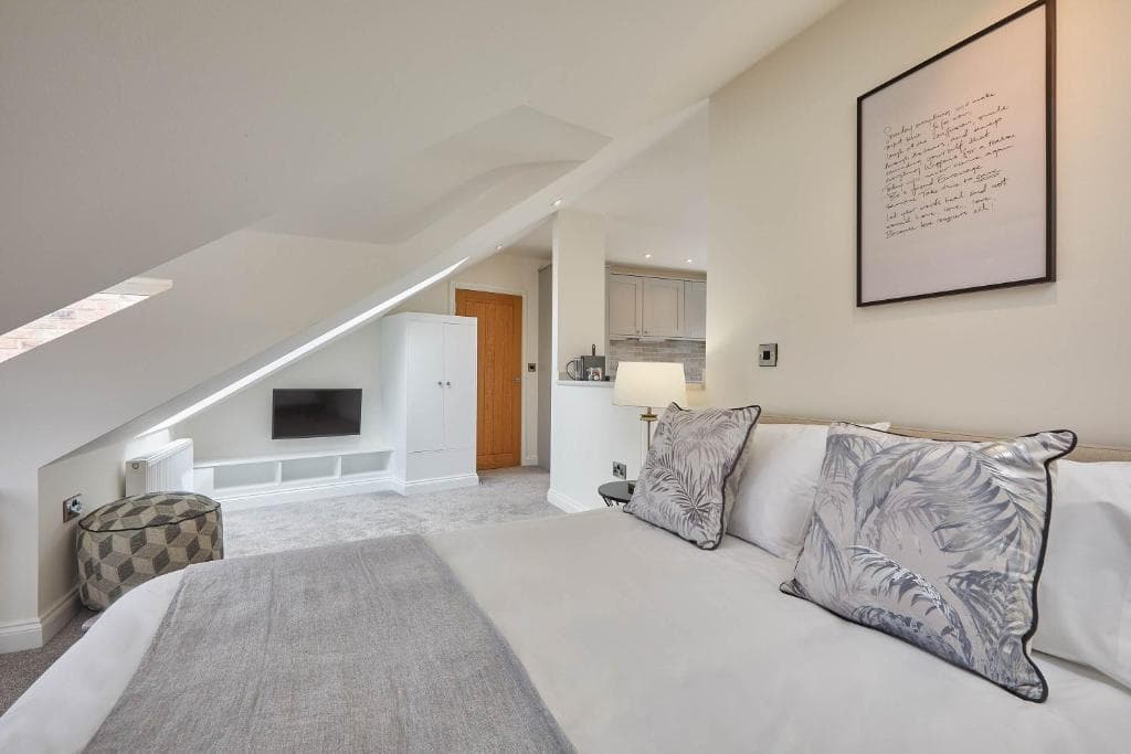 Host & Stay - The Birds Nest Apartment Image 4